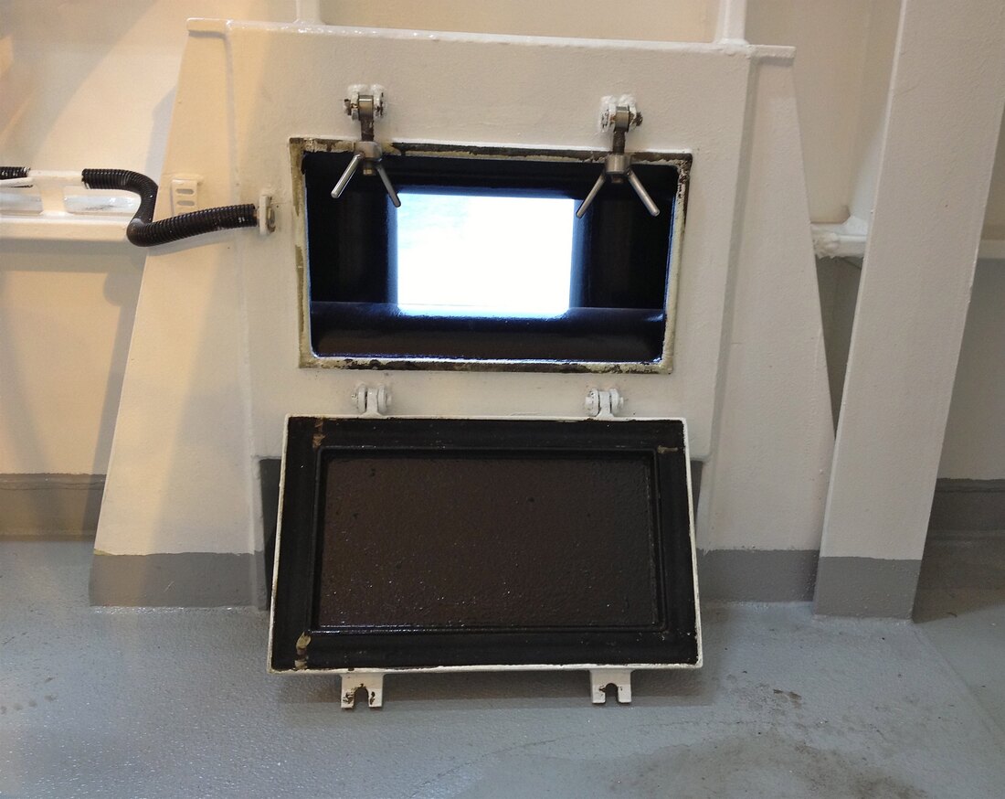 Marine hatch and access closure