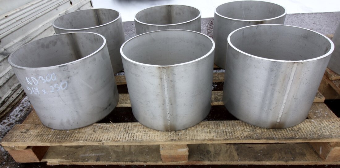 Serial stainless-steel pipe sections prefabricated to drawings